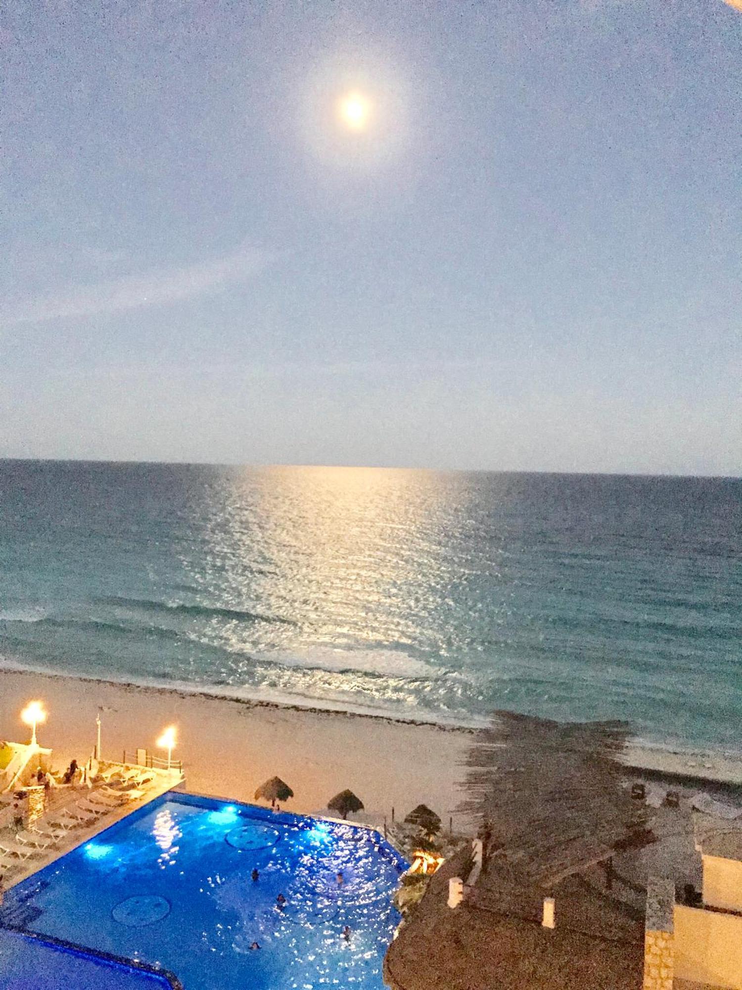 Ova Apartments Cancun Bagian luar foto