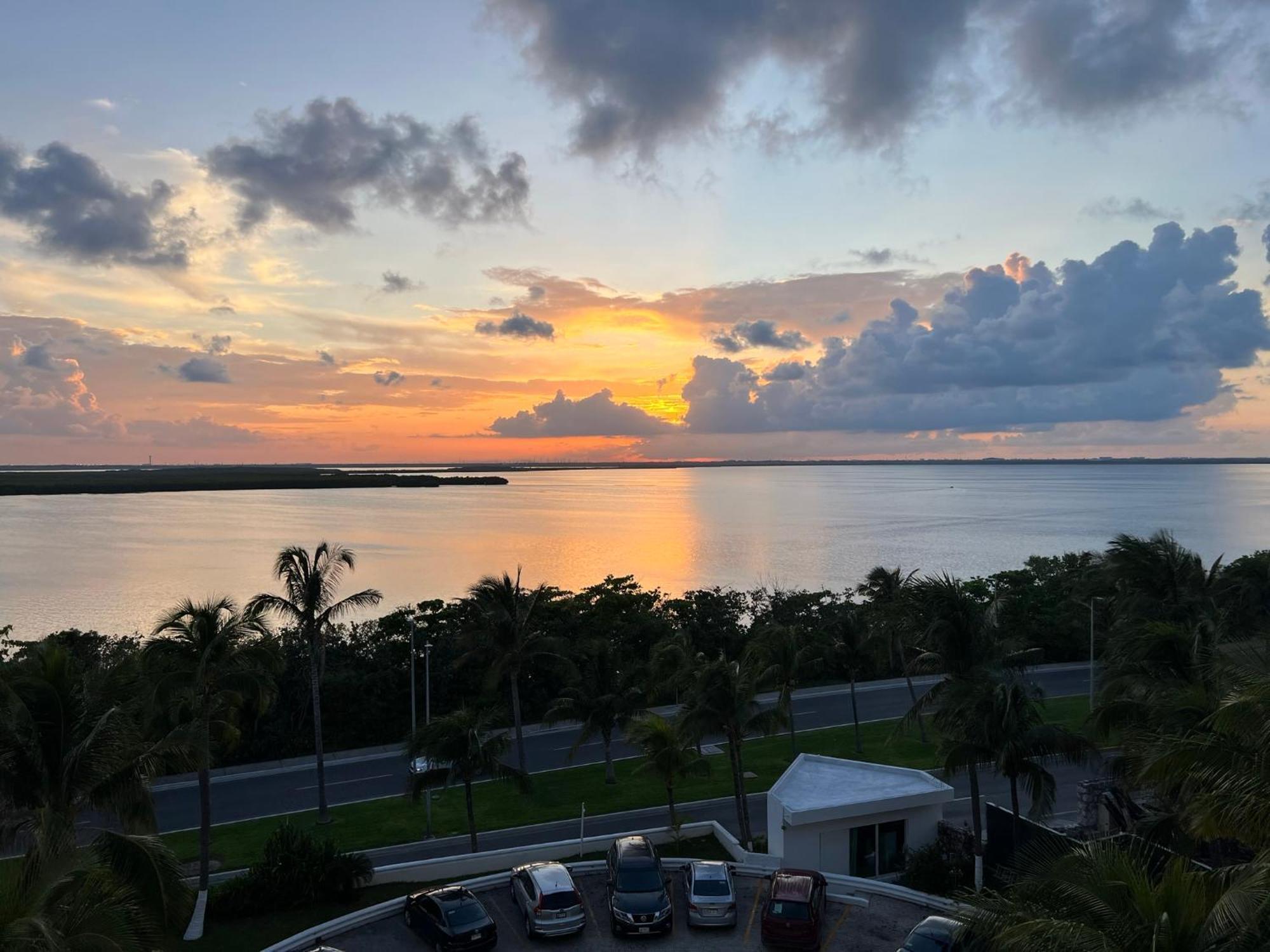 Ova Apartments Cancun Bagian luar foto