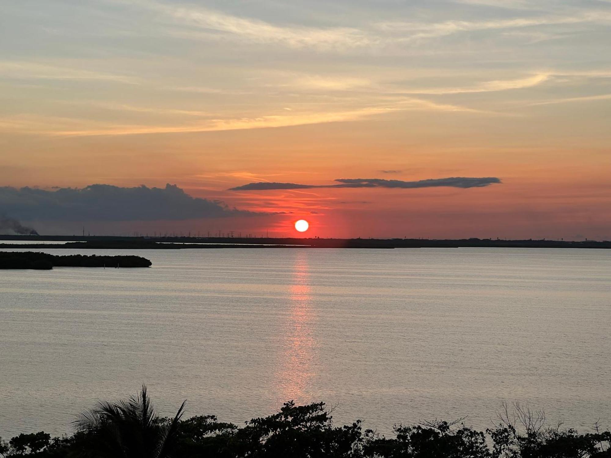 Ova Apartments Cancun Bagian luar foto
